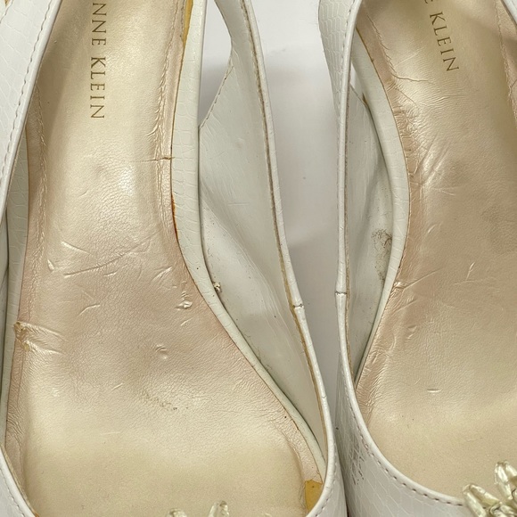 Vintage 90s White Slingback Pumps Open Toe Sandal Mid Heel Bridal Floral Shoes - Picture 14 of 17